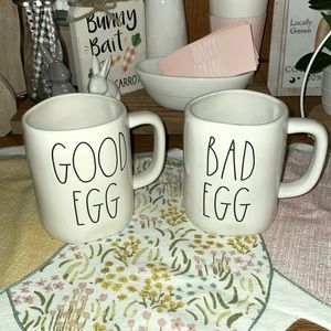 Rae Dunn Coffee mug Set